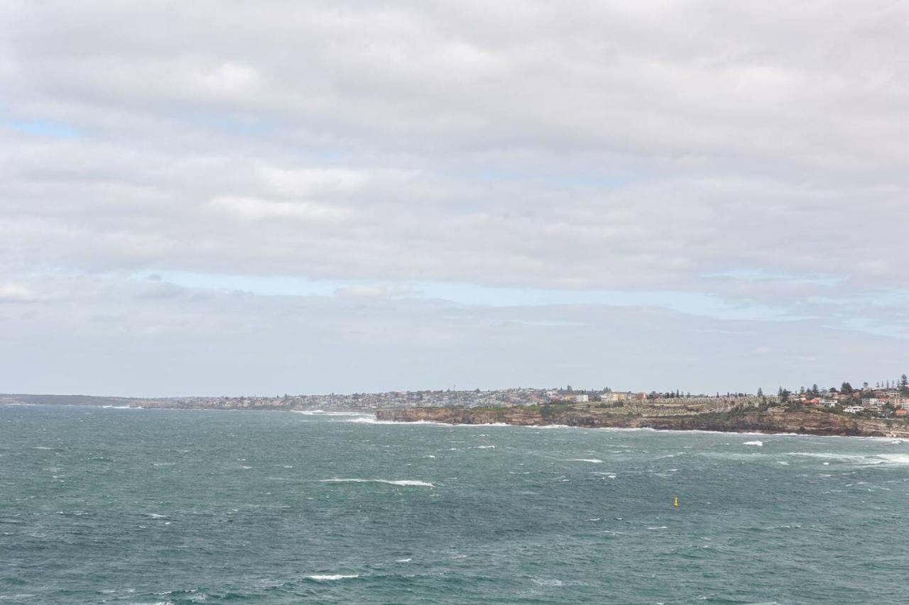 'sunrise Splendour' Waterside Oasis At North Bondi Apartment Sydney
